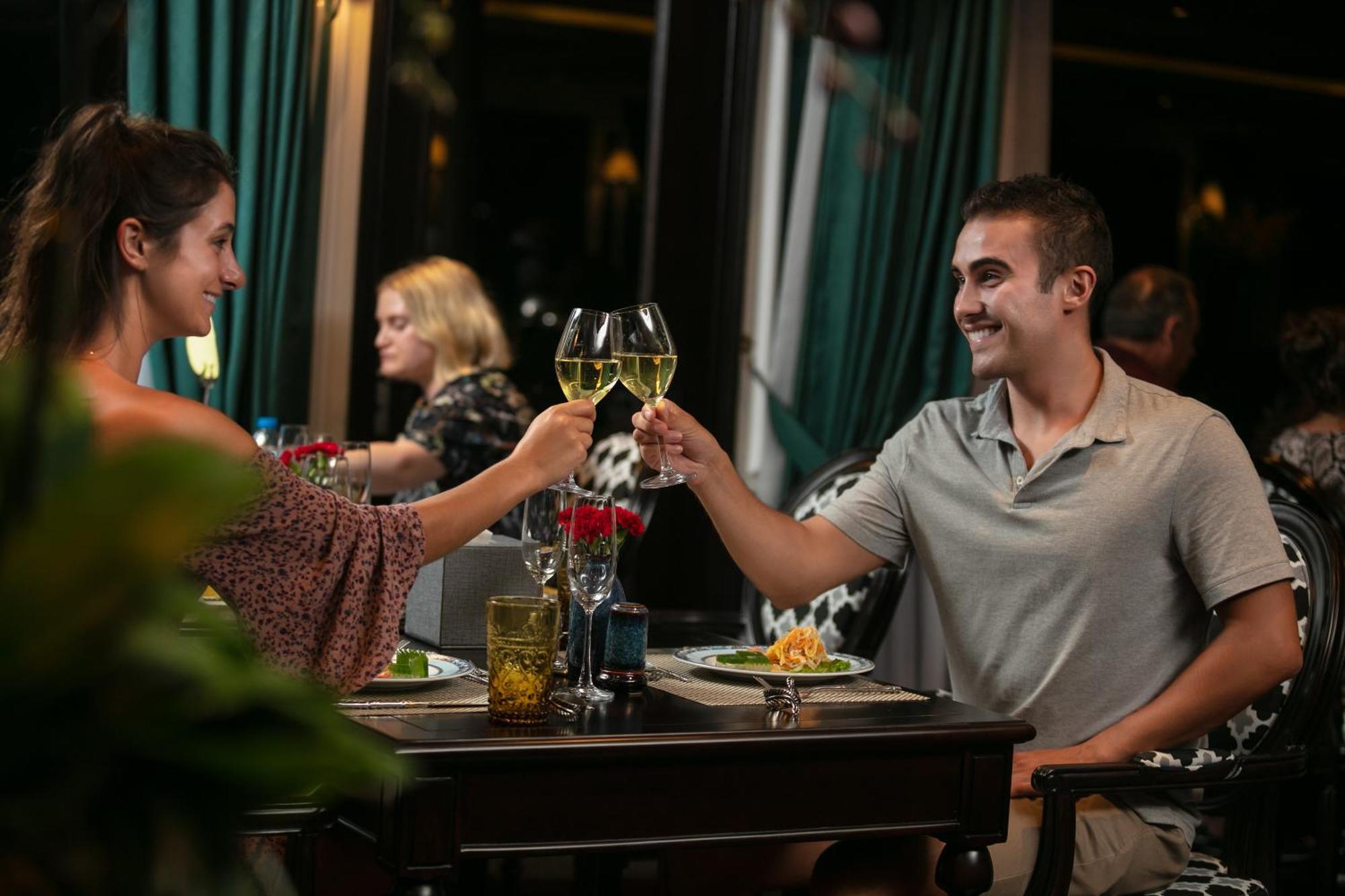 Genesis Luxury Regal Cruises Hotel Ха Лонг Екстериор снимка